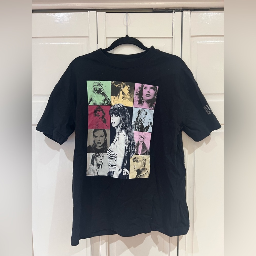 EUC Taylor Swift the Eras Tour Official T-Shirt - Picture 2 of 4